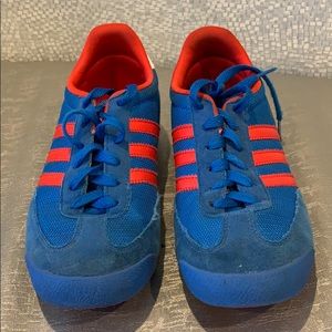 ADIDAS DRAGON BOY’s SNEAKERS SIZE 5